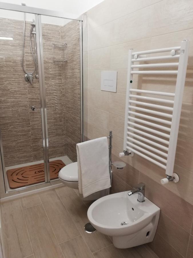 Ostuni Crispi House Hotel ภายนอก รูปภาพ